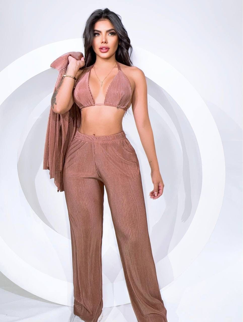 Set ALICE x3 Pantalón – Moda Versátil con Toque de Elegancia